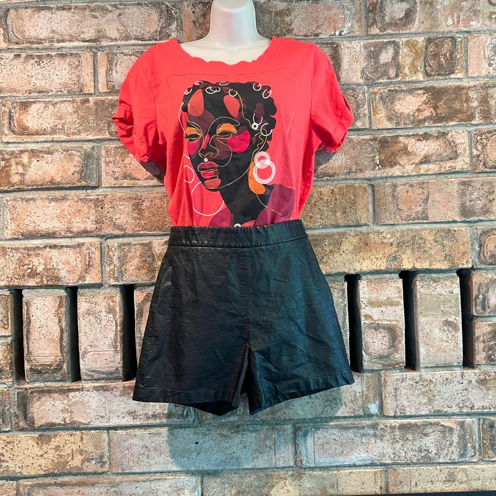 Gorgeous Queen Top
